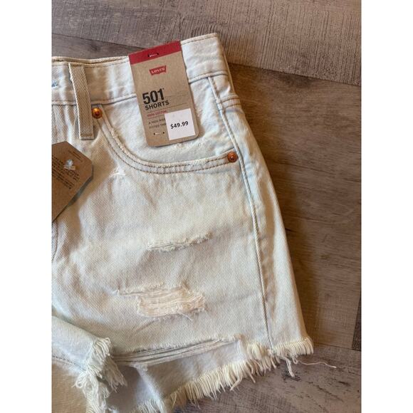 Levi's Jean Shorts Woemns 26 White Denim 5 Pockets Red Tab Cut Off Distressed - Picture 7 of 13